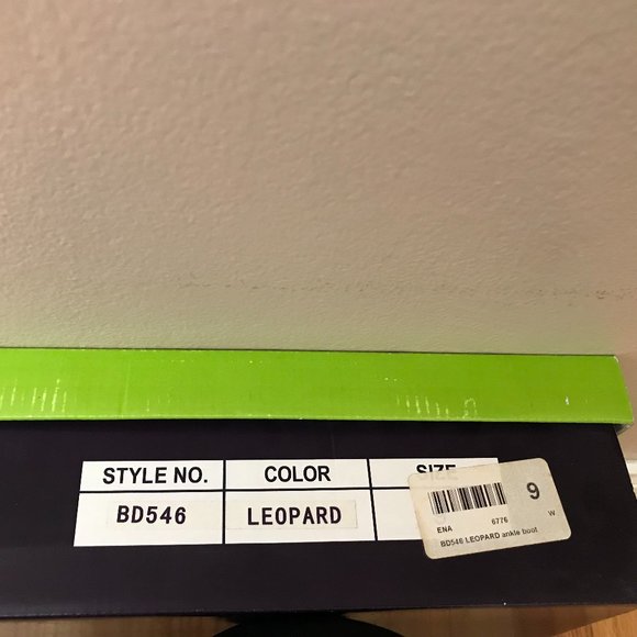 ENIGMA Leopard Print Bootie - Picture 3 of 7